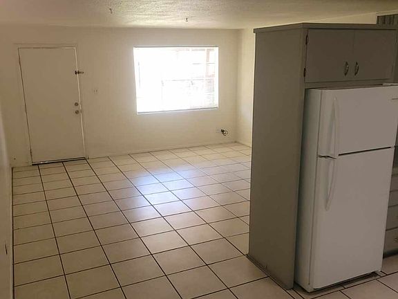 5th image of 5107 E Oak St APT 5