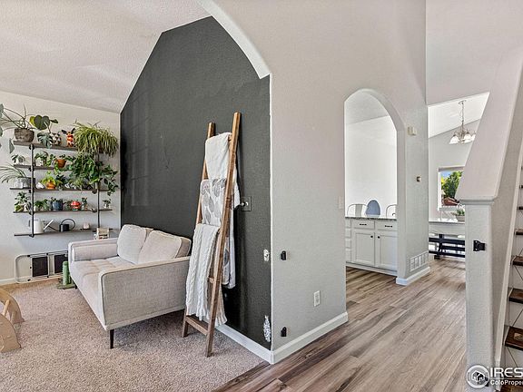 4th image of 102 Arapaho St