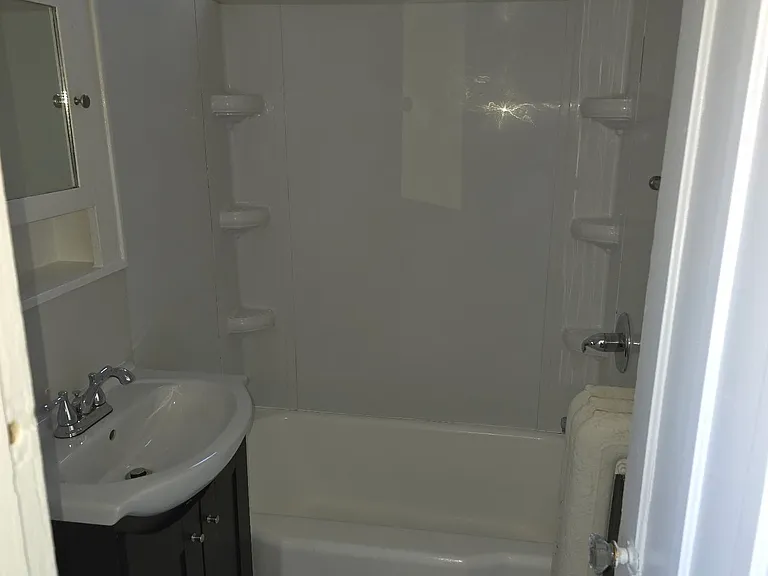 21 N Ferry St — Photo 5