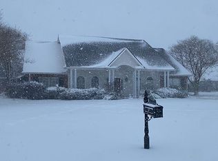 212 Chateau Dr, Lockport, LA 70374