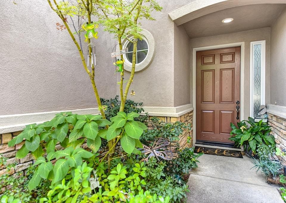 1st image of 5242 Garlenda Dr