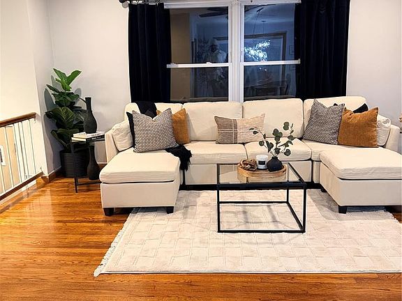 4th image of 204 Bunker Hill Rd