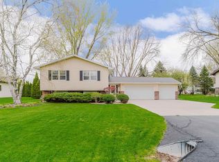 5154 Village Rd, Butte Des Morts, WI 54927