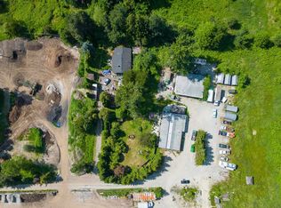 23519 Lougheed Hwy, Maple Ridge, BC V2W 1B8