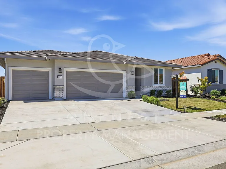 1078 Camomile Dr — Photo 1