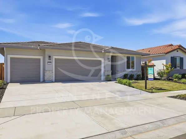 1078 Camomile Dr, Plumas Lake, CA 95961