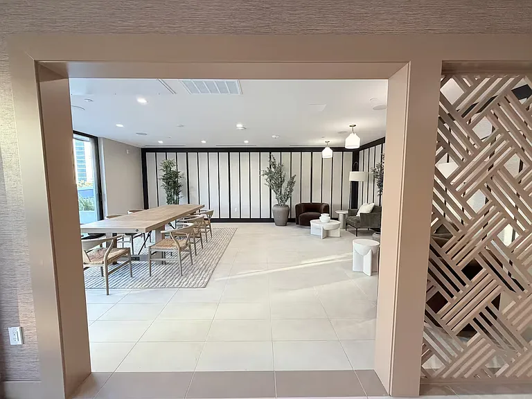Lux Catalina — Photo 25