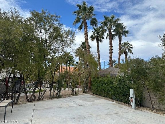 5th image of 8175 Arville St #147
