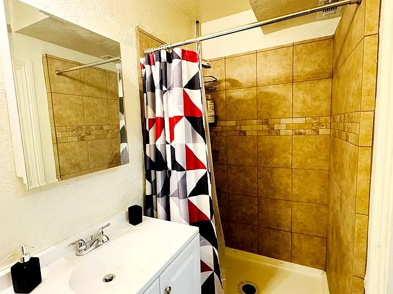 715 E Parker Ln #1 — Photo 11