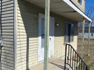 1494 E Carpenter Rd, Flint, MI 48505