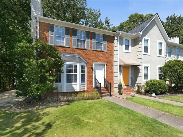 1556 Cedar Bluff Trl, Roswell, GA 30062