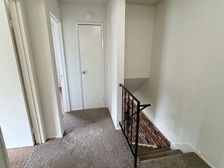 1212 Chalmette Ave — Photo 17