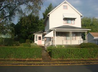 313 Cypress St, Throop, PA 18512