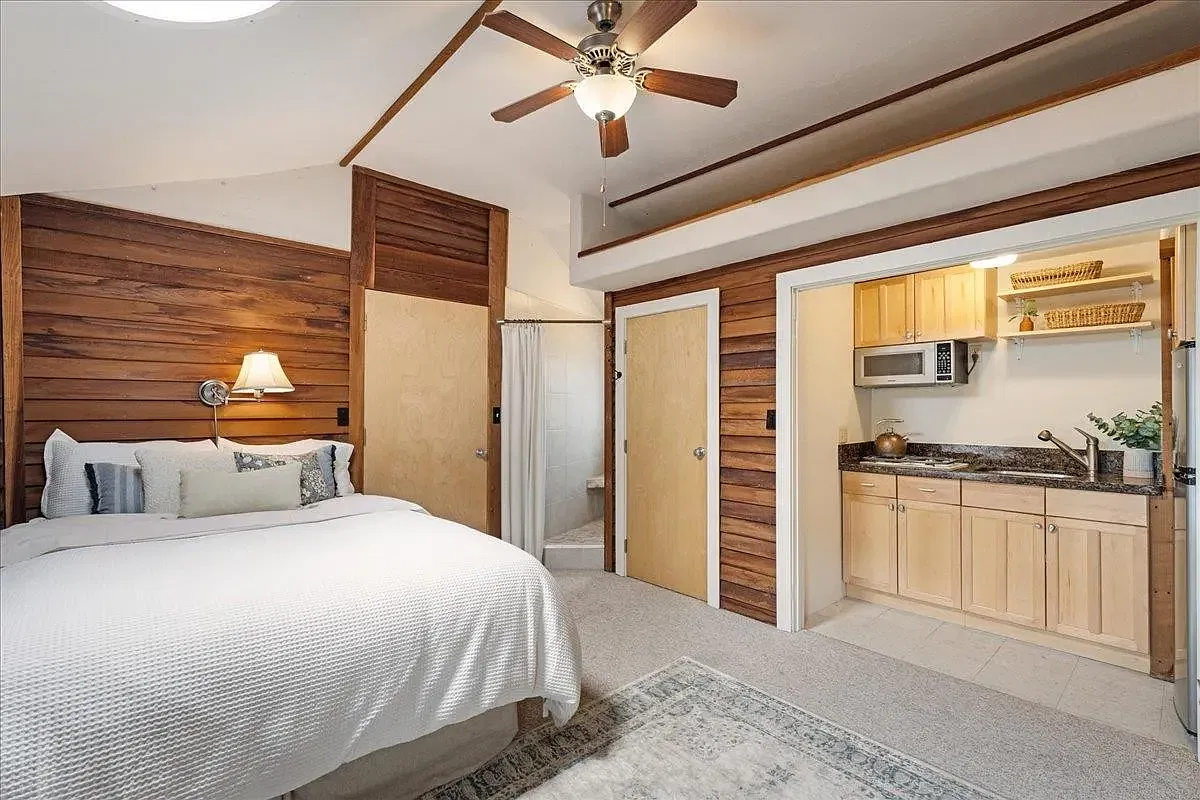 Studio, 500 sqft, $2,000 — Photo 2