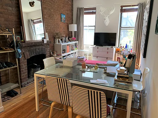 Rented by Joe Gotham LTD | media 7