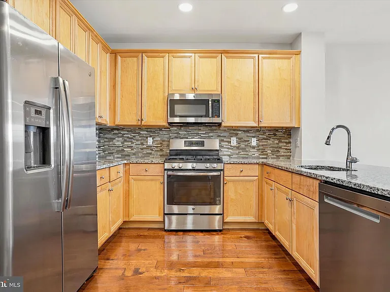 121 Hagen Dr #B — Photo 4