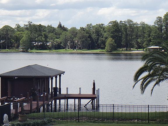 4th image of 17 E Lake Mary Dr