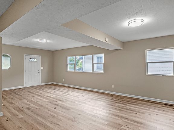 5th image of 618 N Gladstone Ave