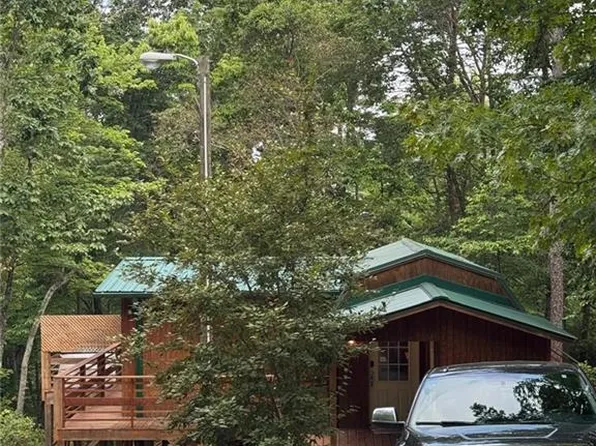 225 Overlook Cir, Clarkesville, GA 30523