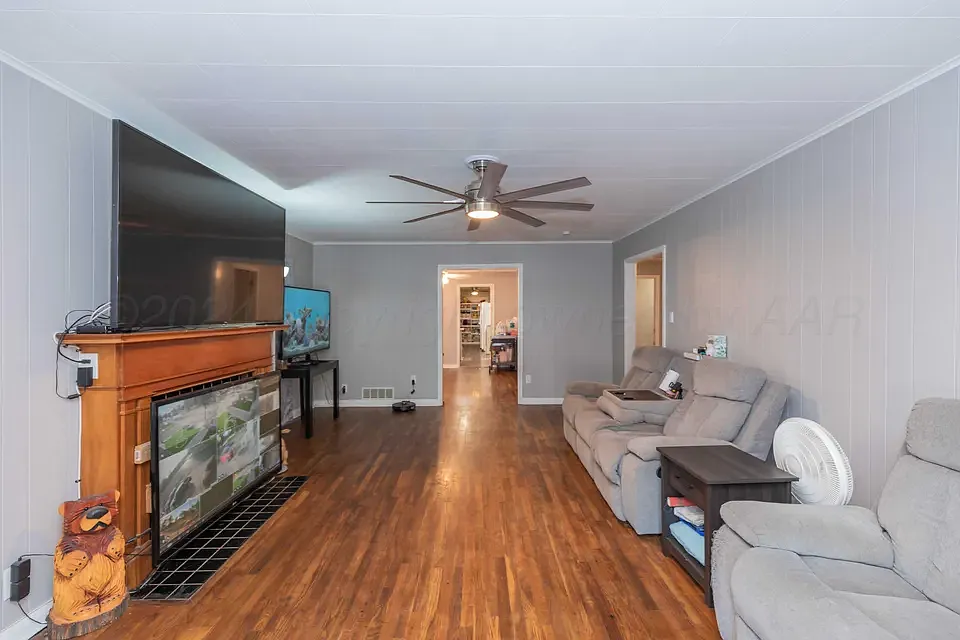 3 bed, 1300 sqft, $1,850 — Photo 3