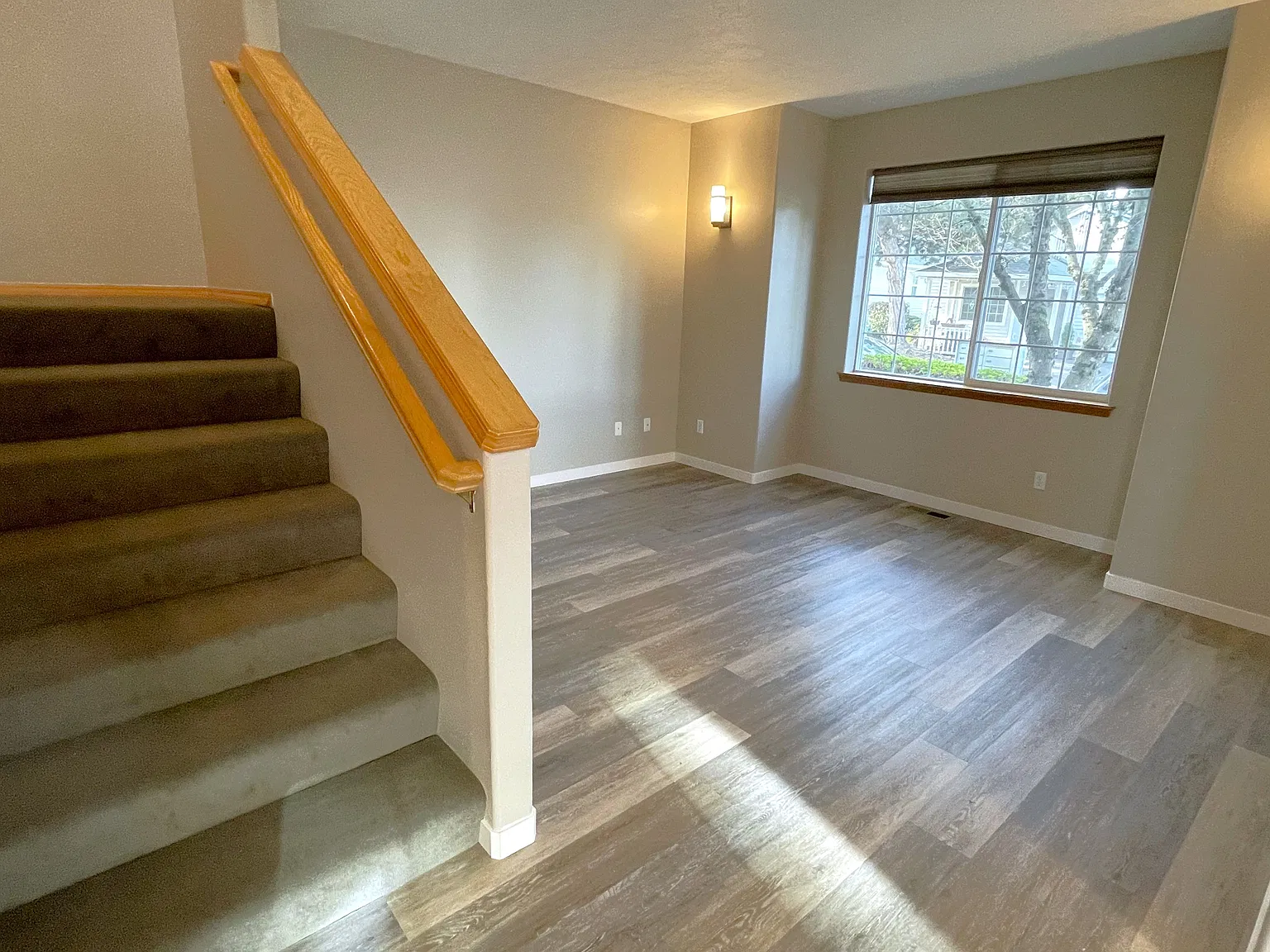 3 bed, 1374 sqft, $2,295 — Photo 2
