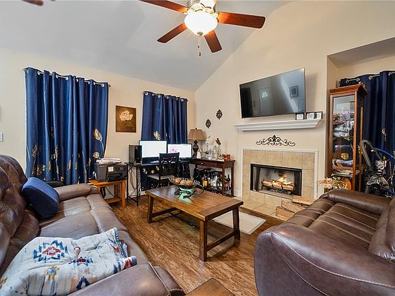 5th image of 21363 Casril Dr