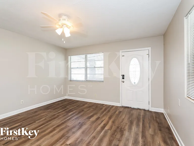 3204 Rogero Rd — Photo 2