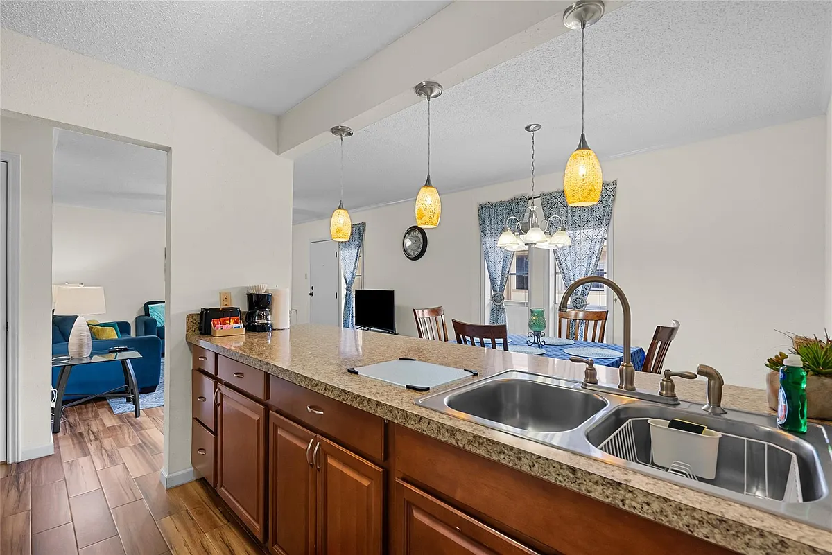 Building Photo - 4727 S Alabama St #104