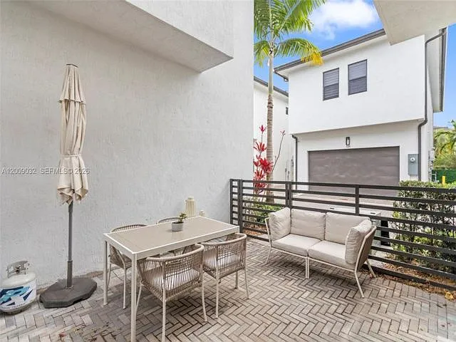8249 NW 46th St — Photo 19