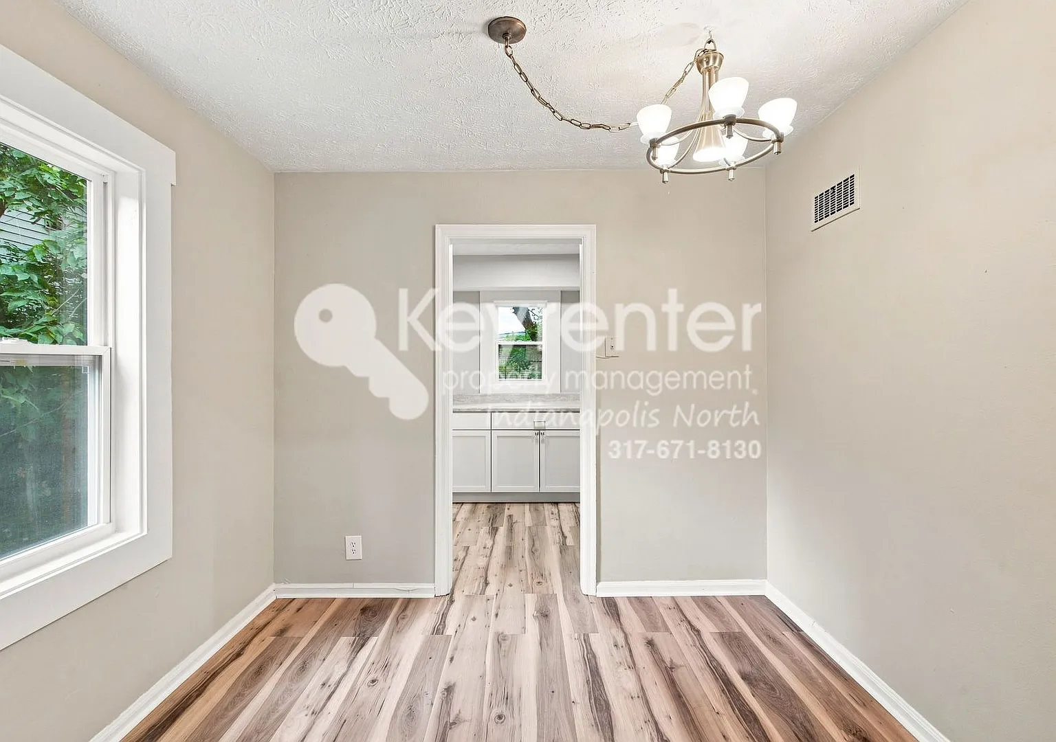 Charming Home in a Prime Indianapolis Location — Photo 3