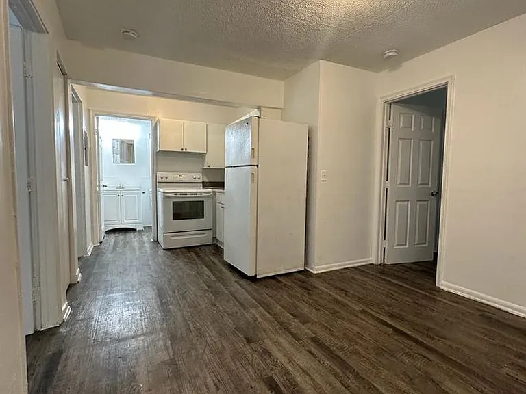 St George Apartments — Photo 92