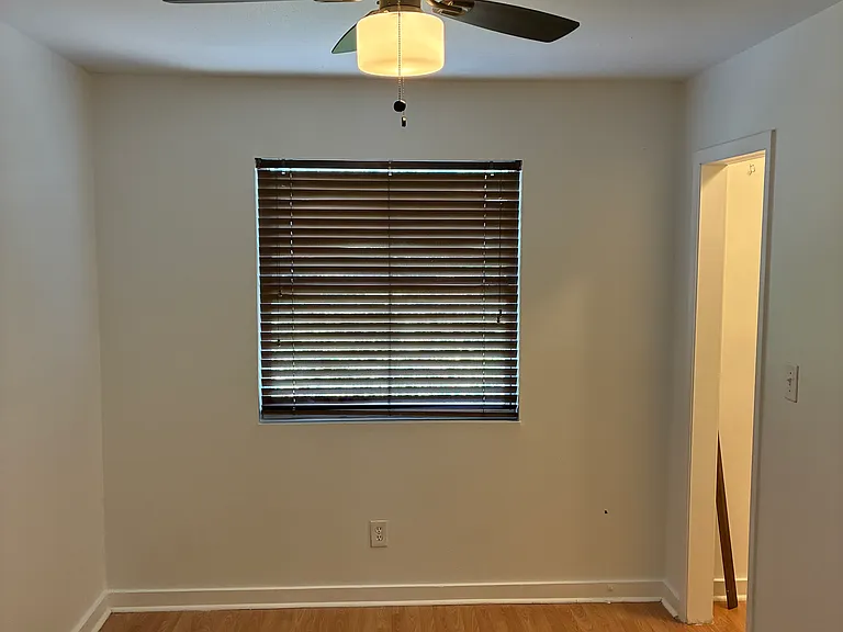 815 W Pensacola St #15 — Photo 11
