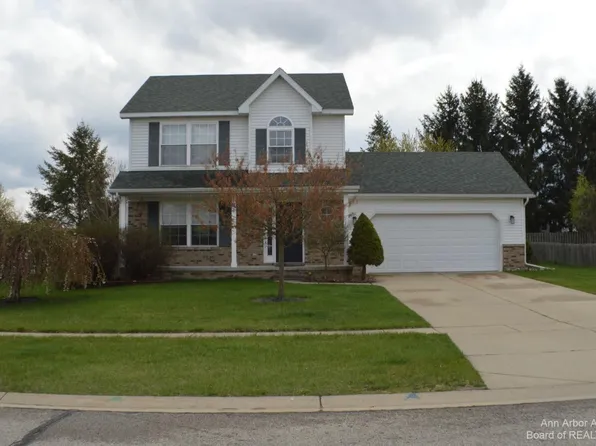 762 Vincent St, Pinckney, MI 48169