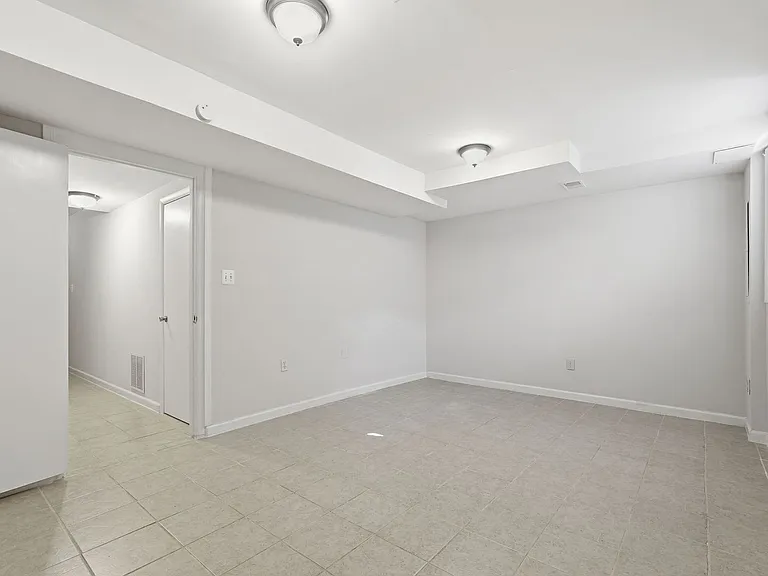 1204 Brethour Ct — Photo 17