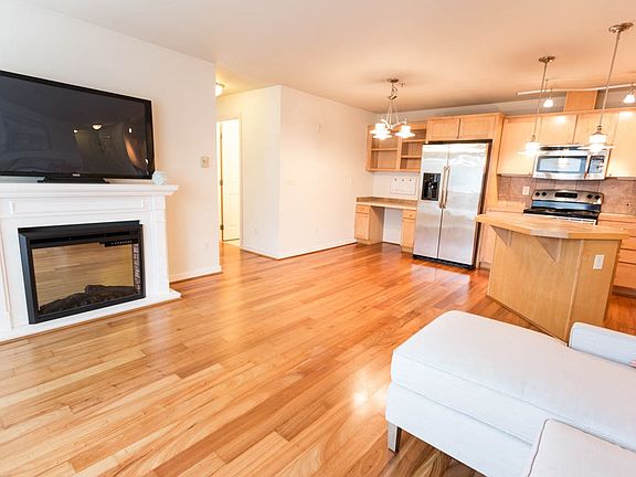 5th image of 13207 97th Ave E Unit 304