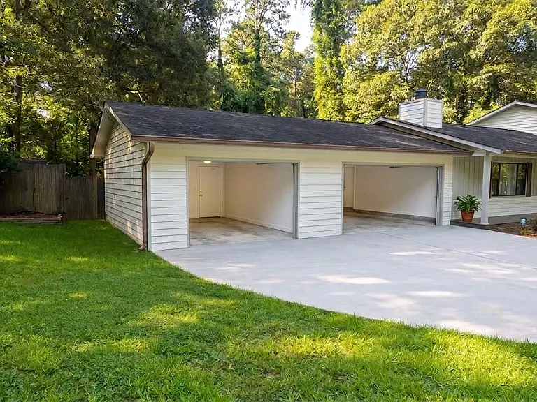 3080 Chimney Rdg E — Photo 3