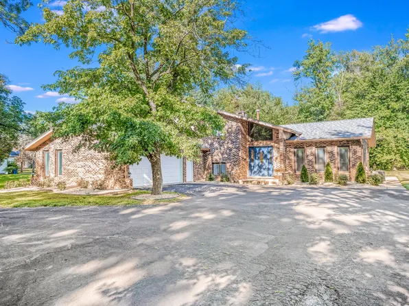 1513 Wood St, Crete, IL 60417