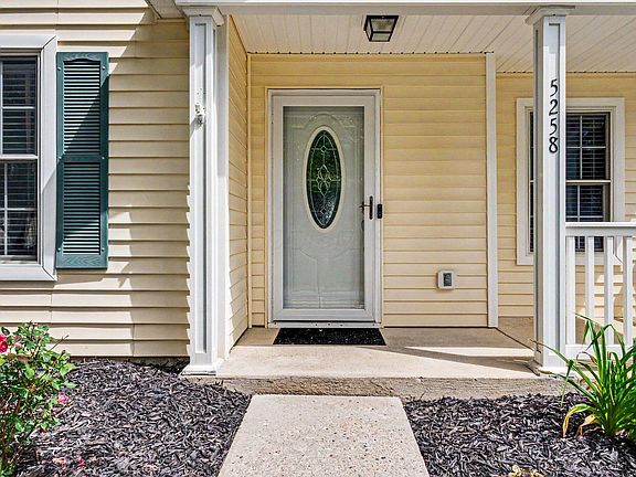 4th image of 5258 Franklin St #82