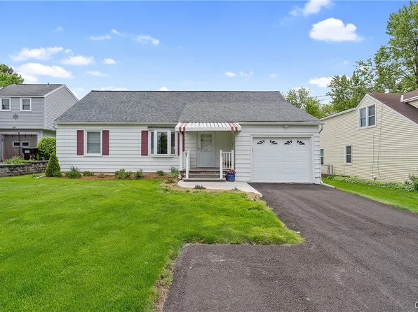 124 Chestnut Hill Dr, Liverpool, NY 13088