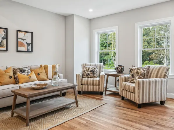 18 Juniper Lane, Portsmouth, NH 03801