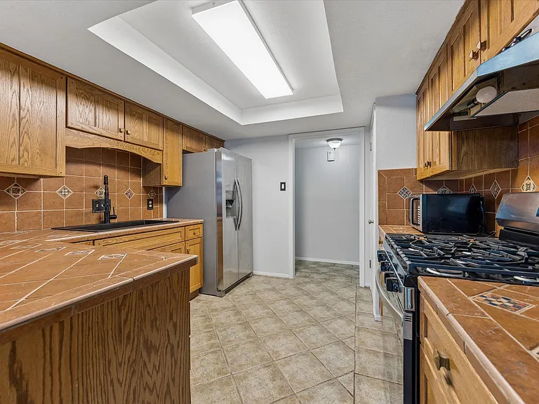 6402 Bluesky Way — Photo 7