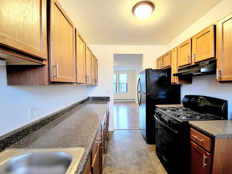 1st image of 3215 W Diversey Ave #Af15-304