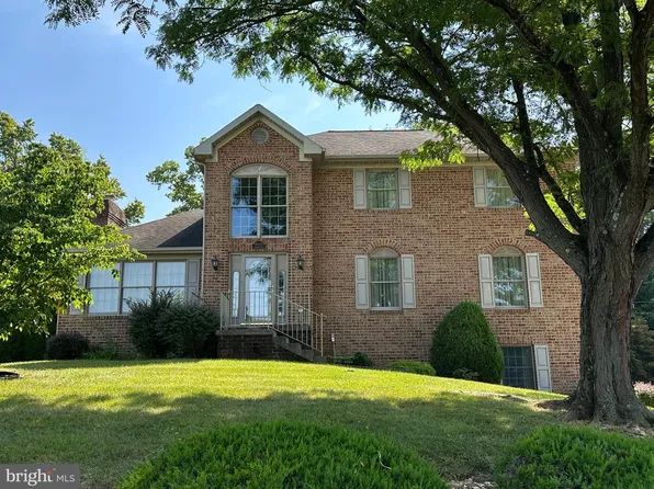 10744 Appletree Ln, Williamsport, MD 21795