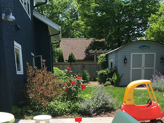 3rd image of 911 Ogden Ave SE