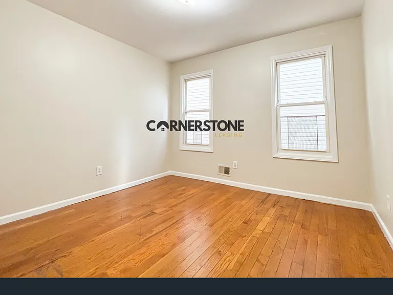 828 S 16th St — Photo 5