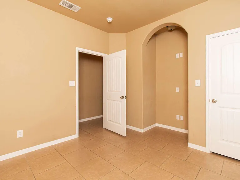 4602 Cambridge Dr #B — Photo 8