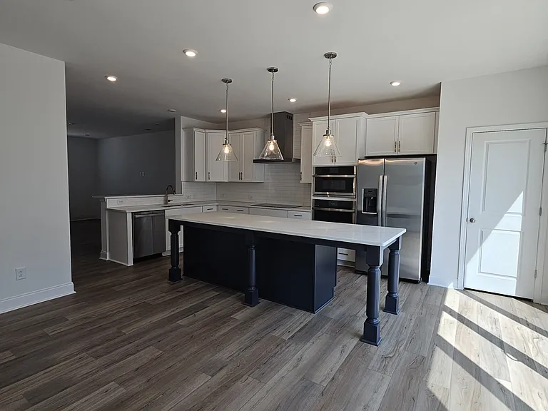 3212 Drift St — Photo 2