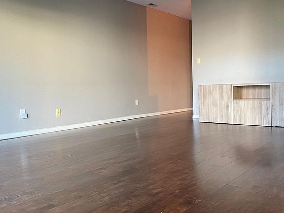5th image of 311 NE 85th St