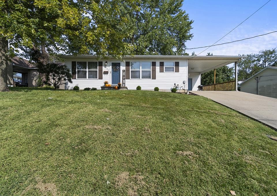 1st image of 1220 Woodland Dr