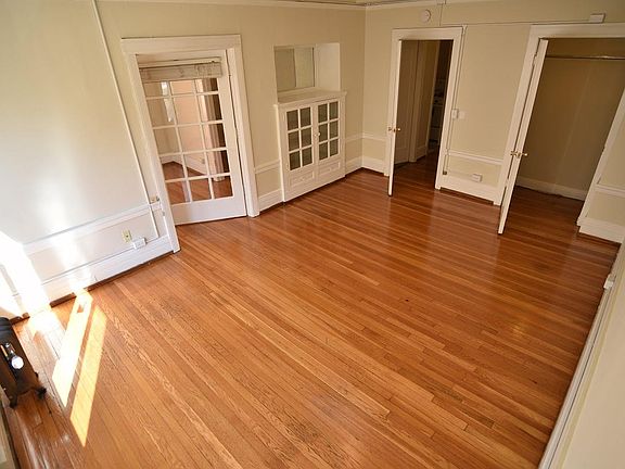 4th image of 2414 Telegraph Ave